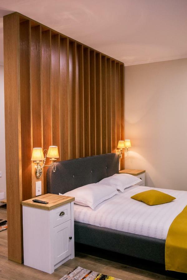 Casa Claudia Hotel Sangeorgiu de Padure Ngoại thất bức ảnh